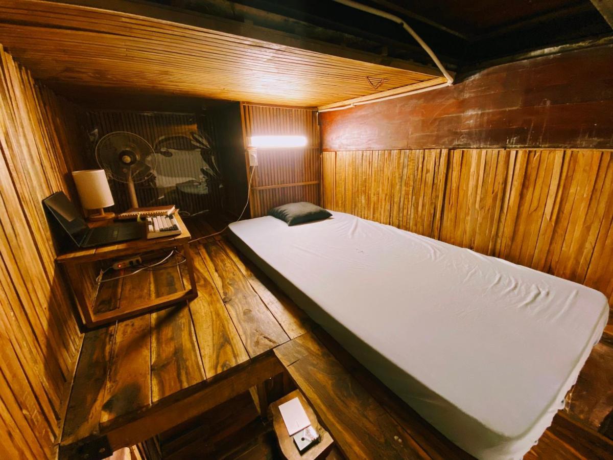 The Gk House Hostel, Ecolliving, Central City, Natural Wooden, Chill View Rooftop, Restaurant And Cocktail Bar 호치민 외부 사진