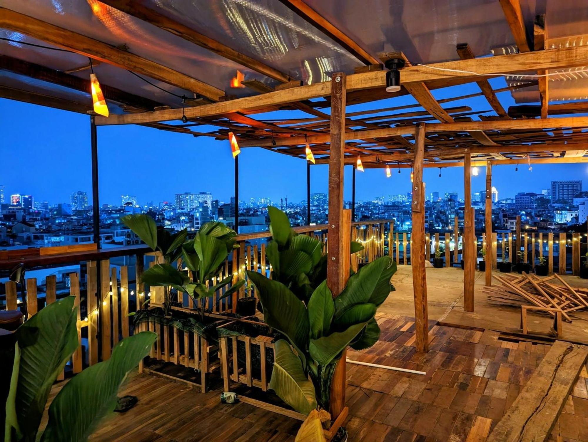 The Gk House Hostel, Ecolliving, Central City, Natural Wooden, Chill View Rooftop, Restaurant And Cocktail Bar 호치민 외부 사진