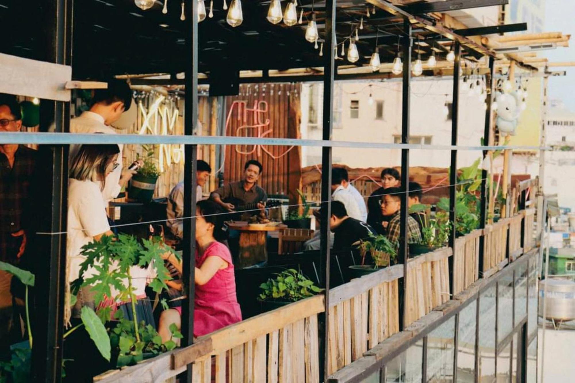 The Gk House Hostel, Ecolliving, Central City, Natural Wooden, Chill View Rooftop, Restaurant And Cocktail Bar 호치민 외부 사진